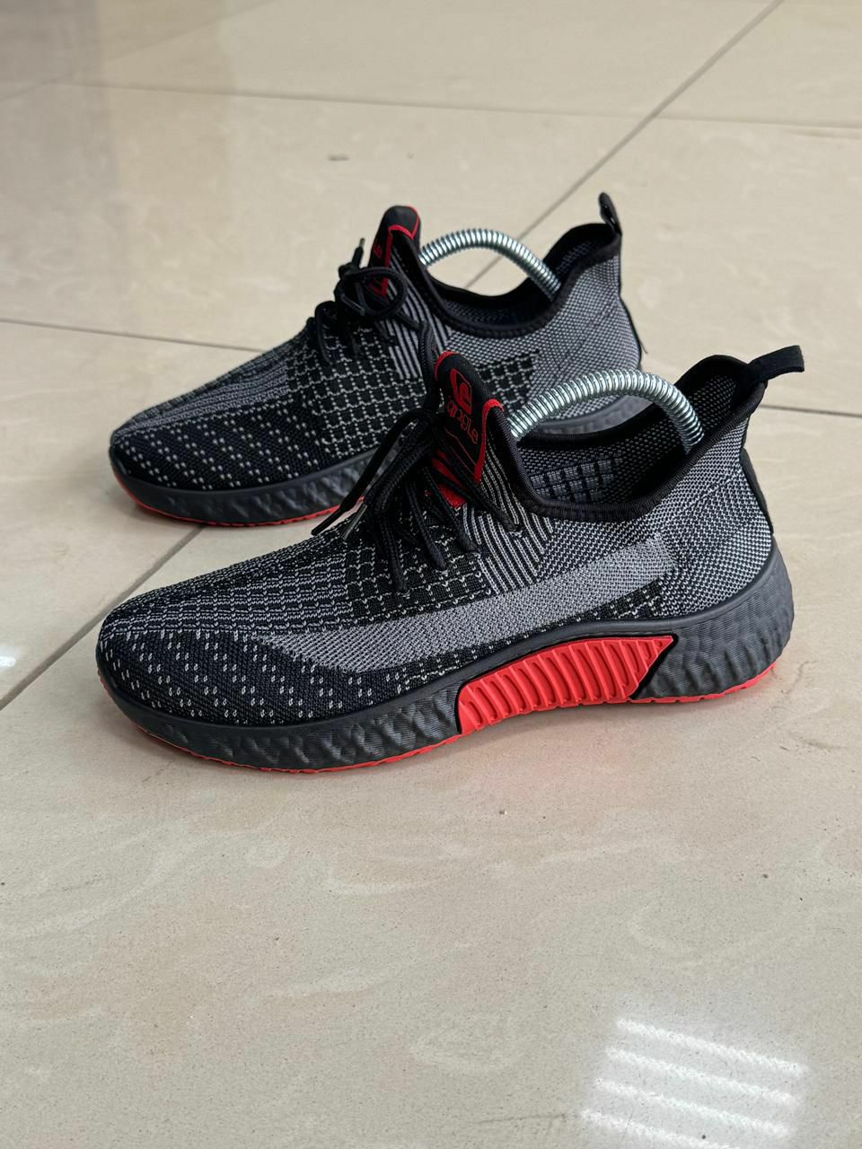 фото весенние женские кроссовки оптом