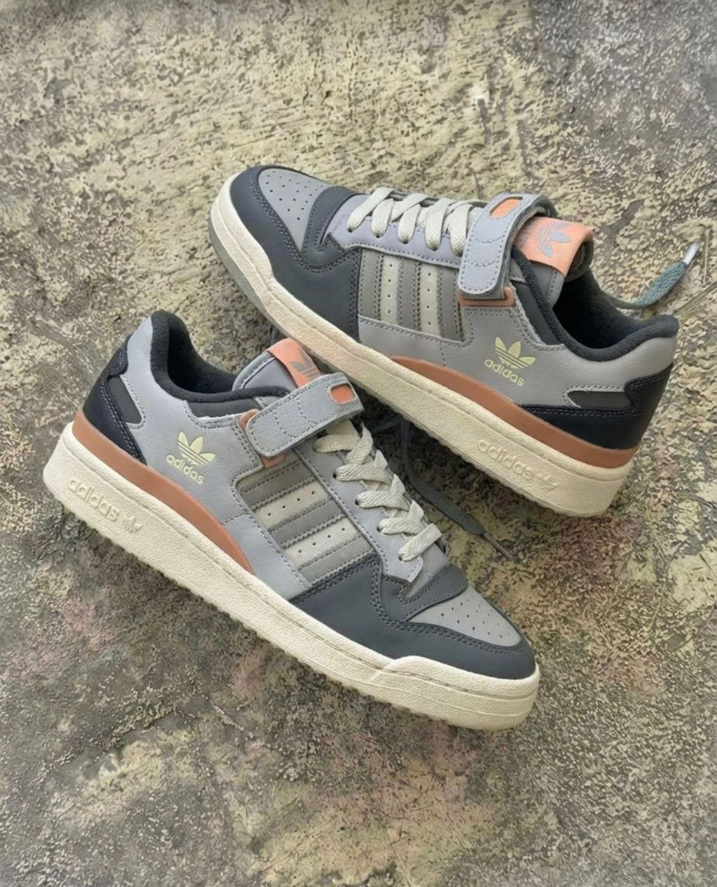 фото весенние женские кроссовки оптом