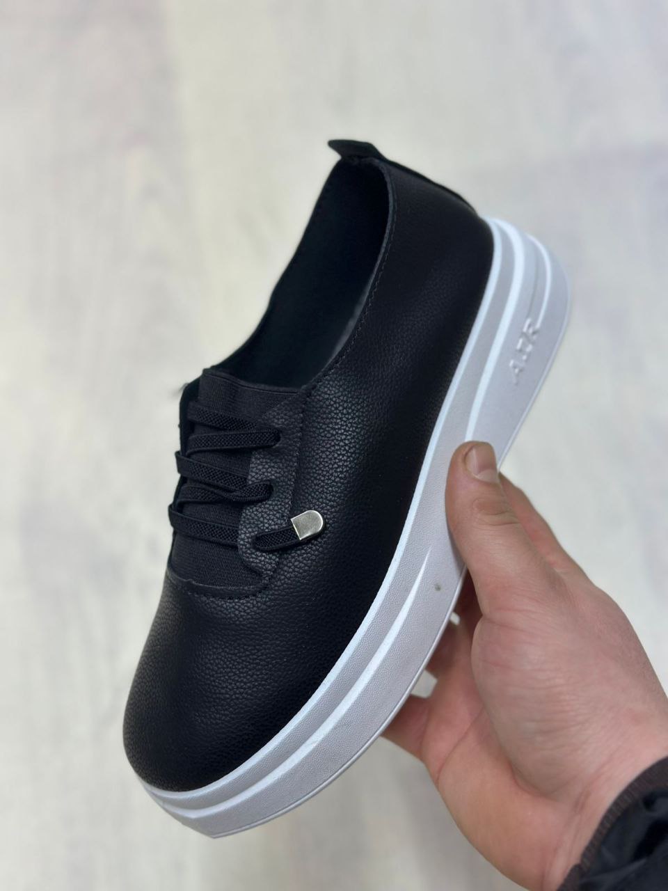 фото весенние женские кроссовки оптом