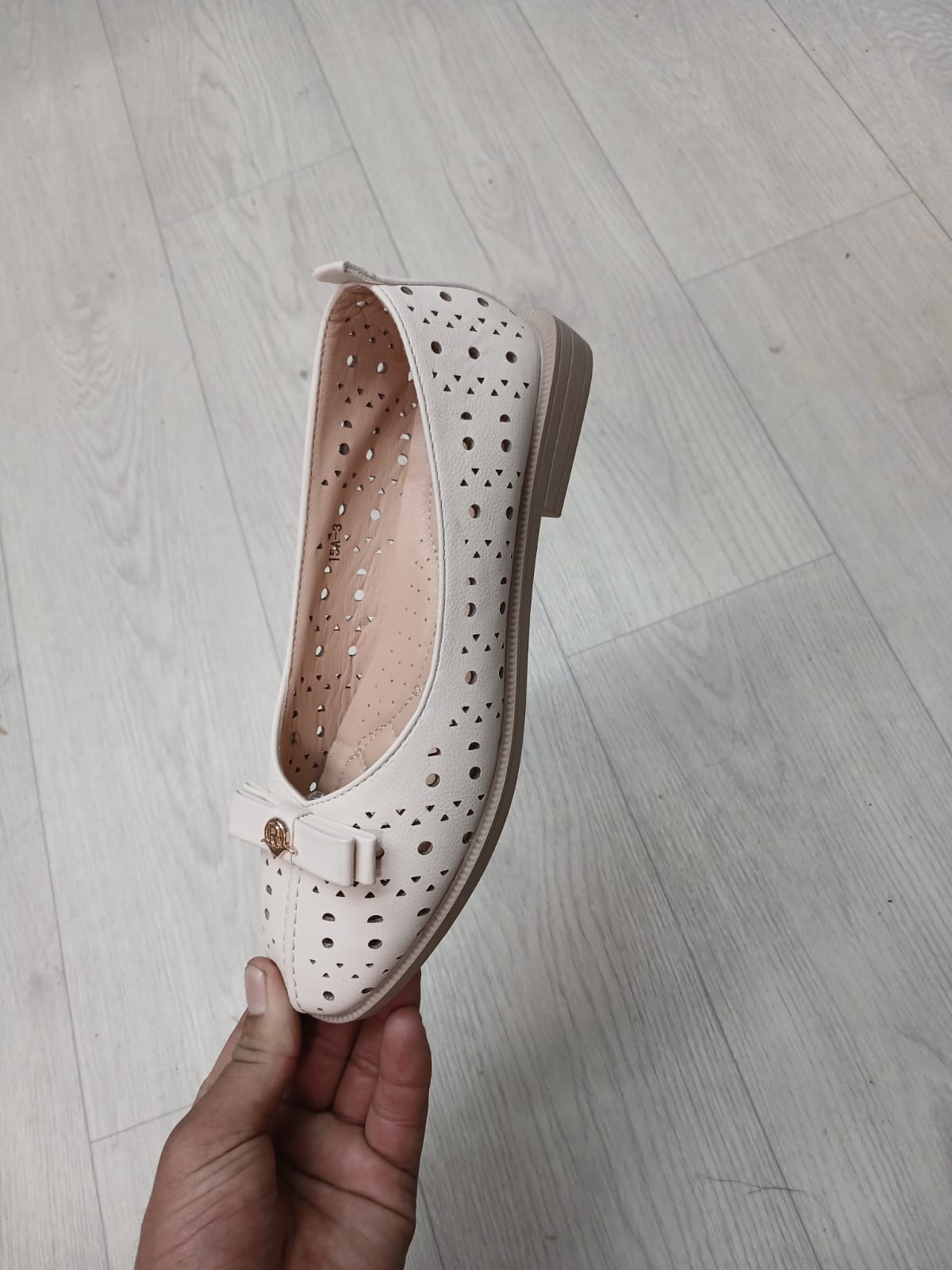 картинка Женские весенние лоферы с перфорацией 627763 от магазина Одежда+