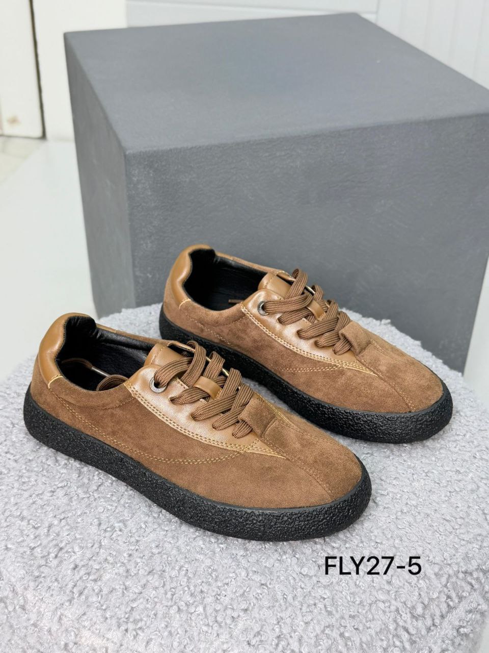 фото весенние женские кроссовки оптом