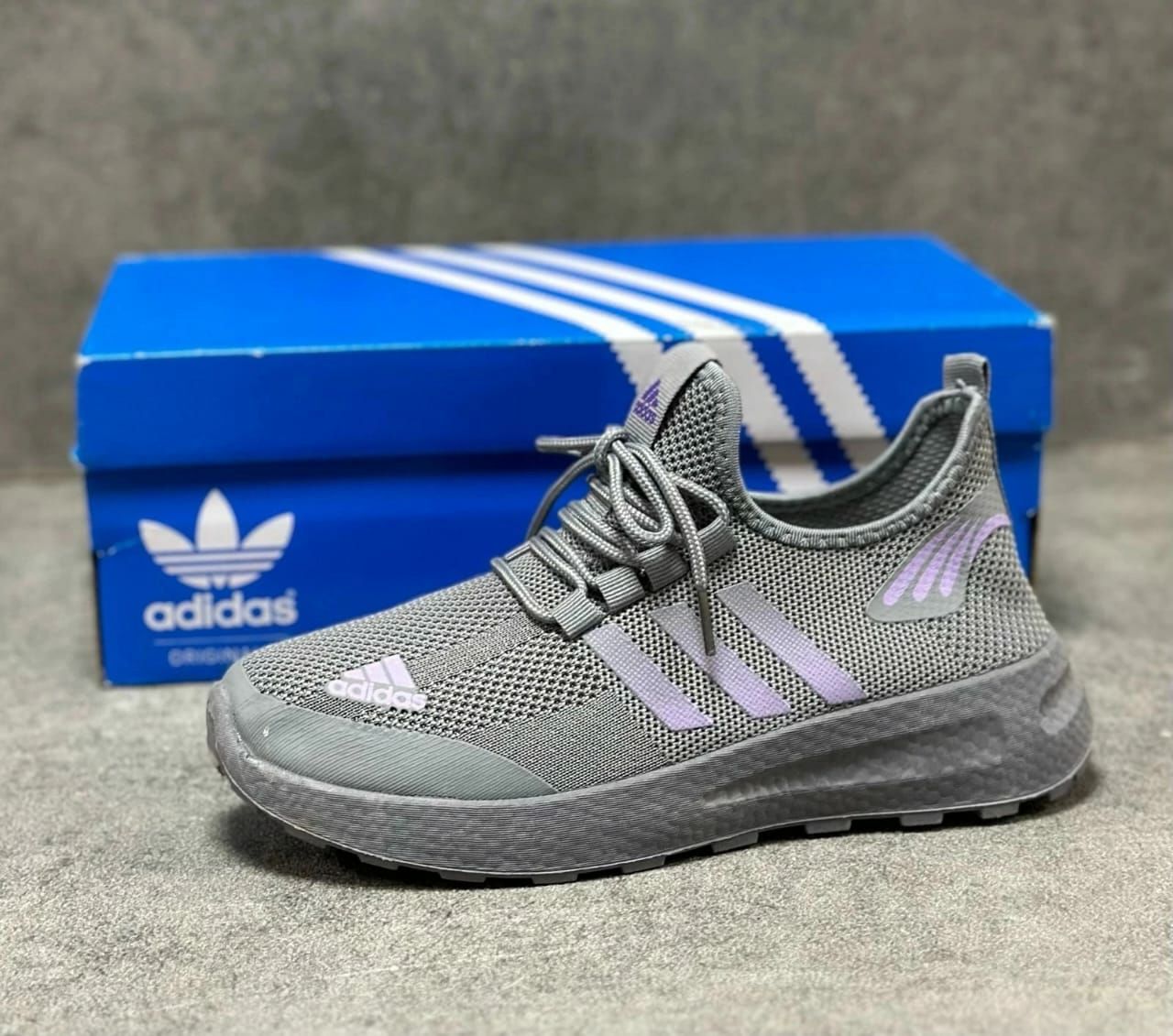 фото весенние женские кроссовки оптом