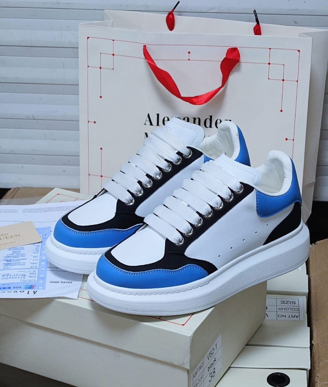 фото весенние женские кроссовки оптом