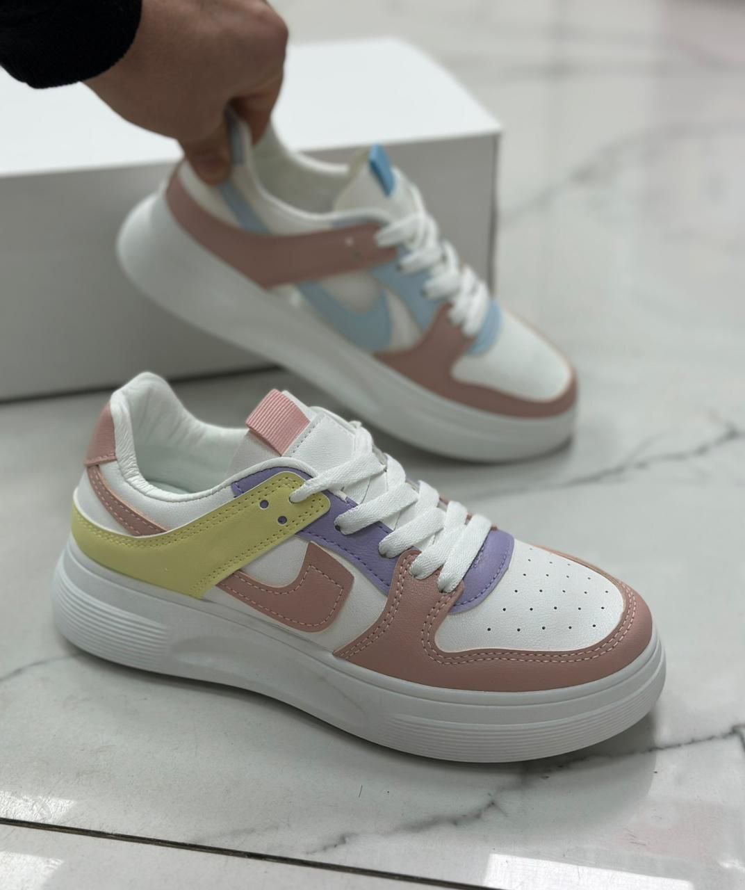 фото весенние женские кроссовки оптом