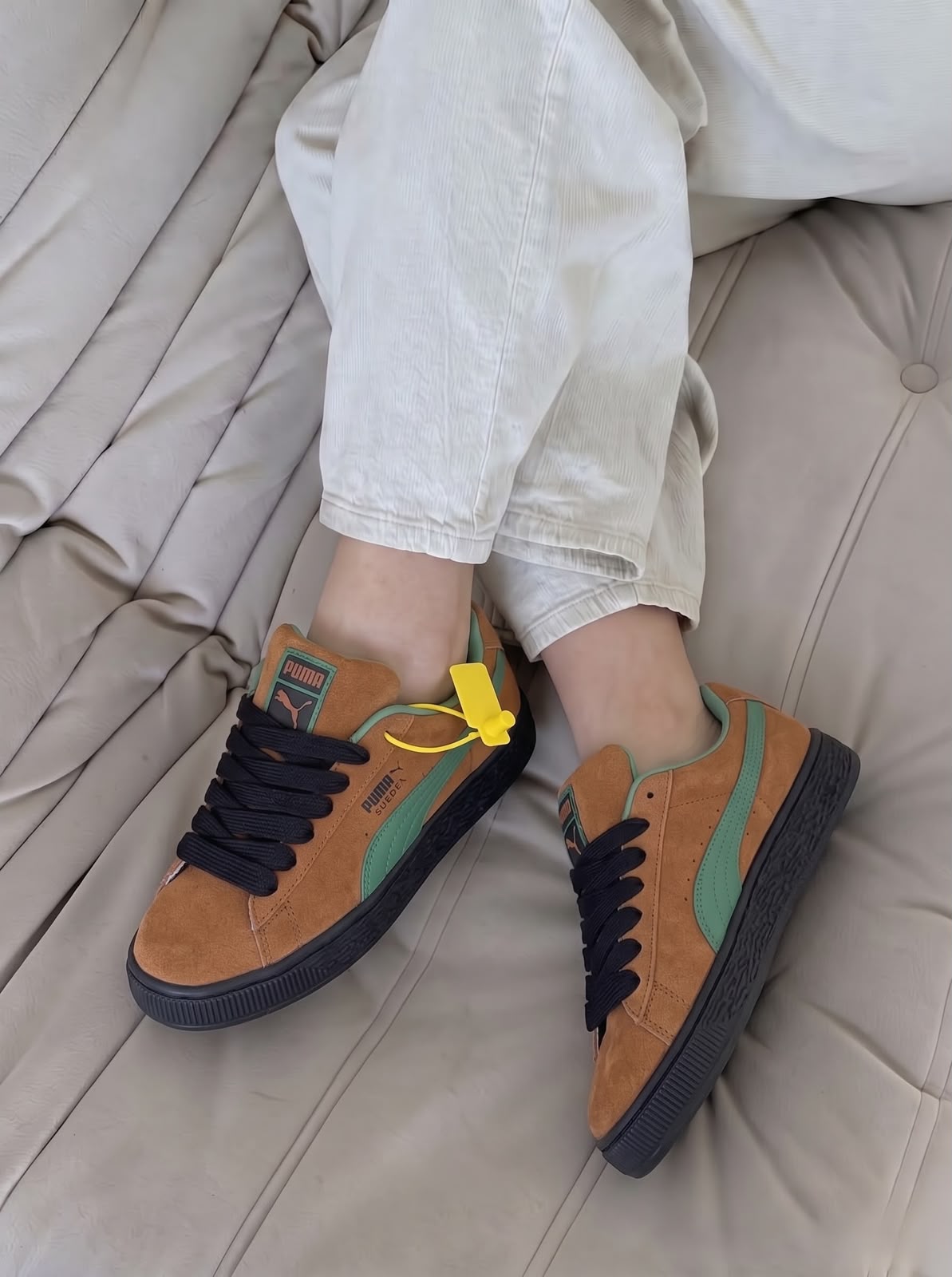 фото женские осенние кроссовки puma suede 795877 оптом