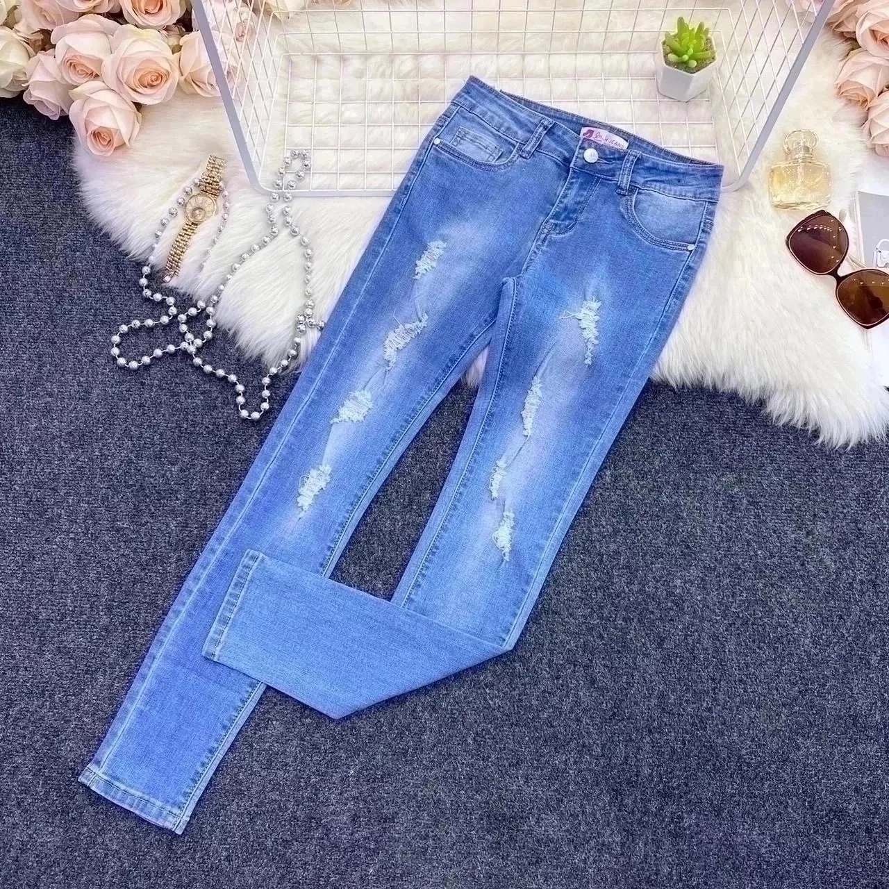 картинка Джинсы без выбора от магазина Одежда+