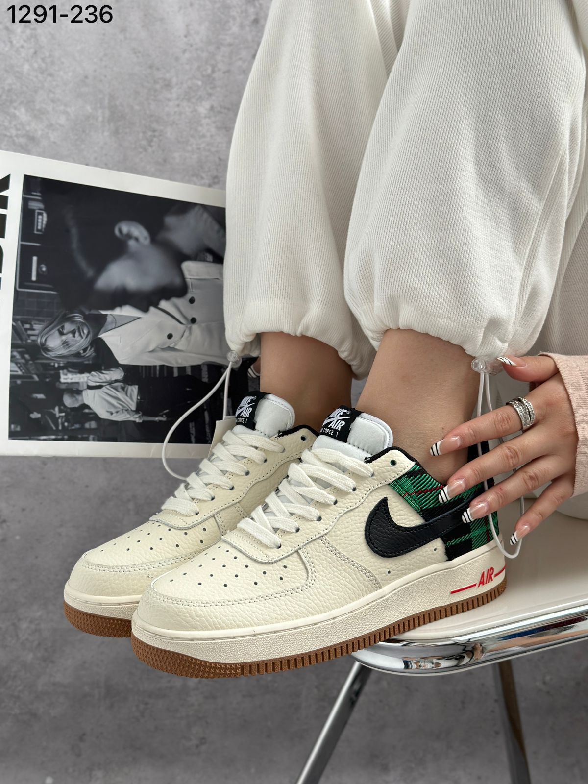 фото женские весенние кроссовки nike 760376 оптом