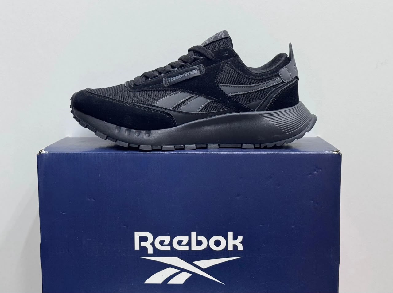 фото мужские осенние кроссовки reebok 813694 оптом