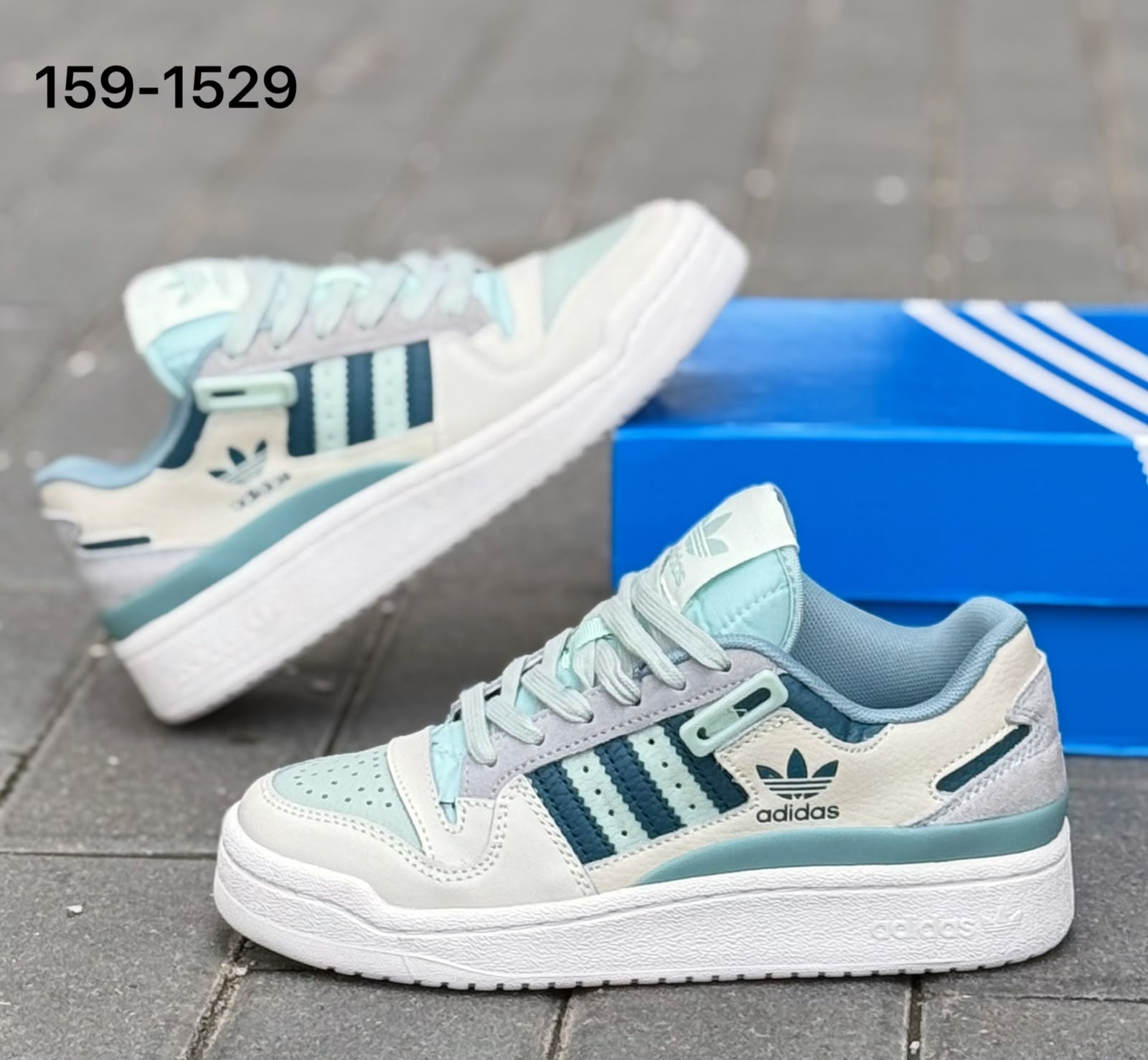 фото женские весенние кроссовки adidas 624045 оптом