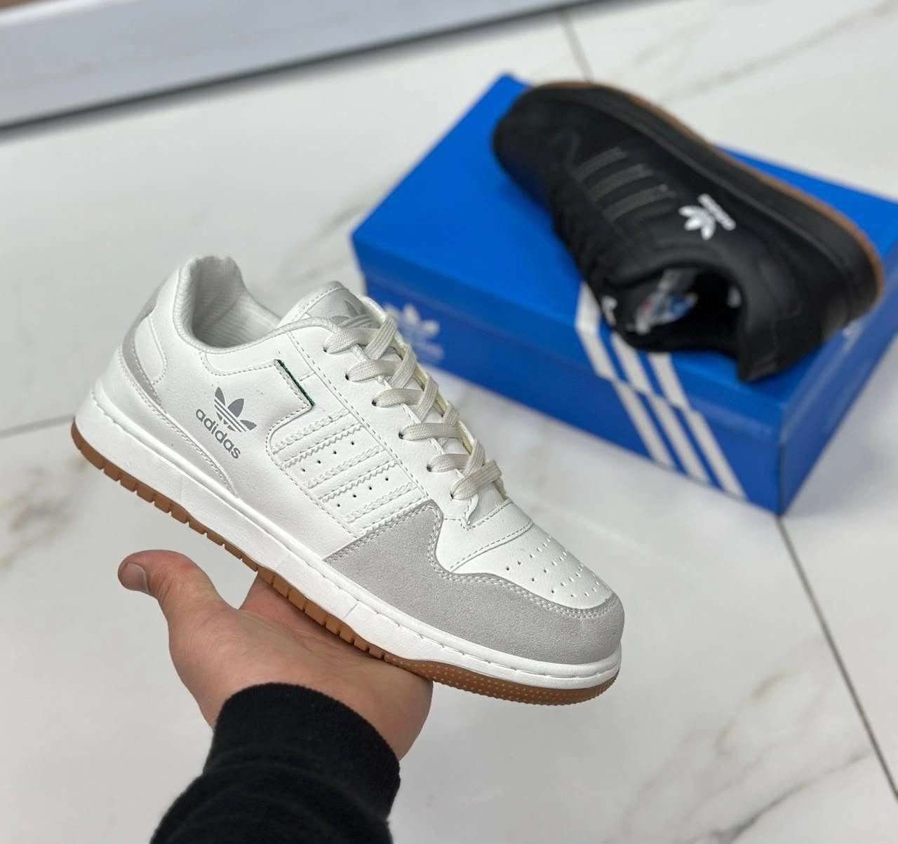 фото мужские осенние кроссовки adidas forum low 562551 оптом
