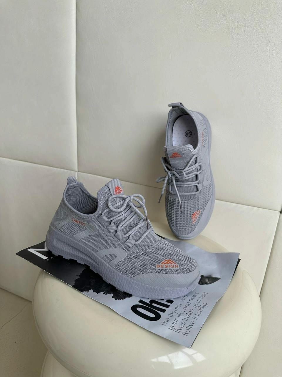 фото весенние женские кроссовки оптом