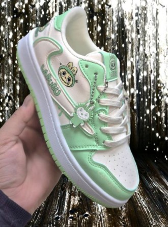 фото весенние женские кроссовки оптом