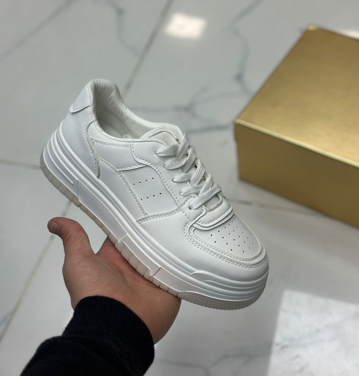 фото весенние женские кроссовки оптом