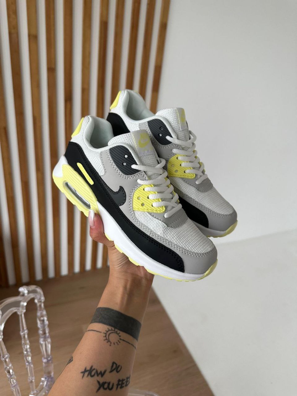 фото весенние женские кроссовки оптом