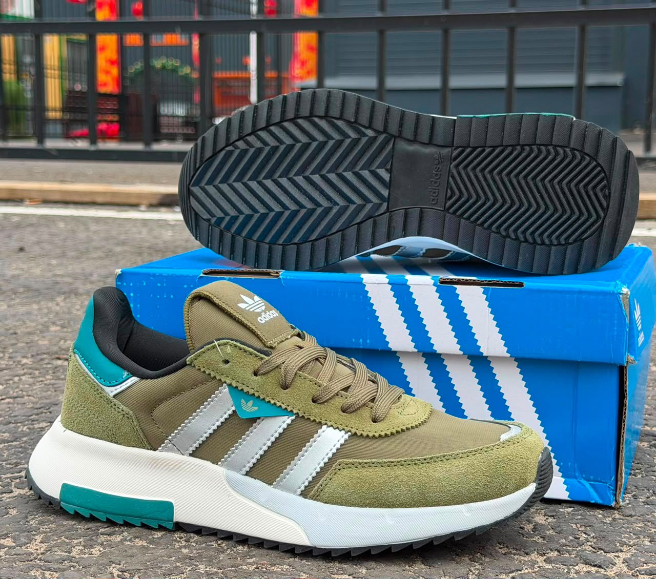 фото мужские осенние кроссовки adidas forest green 586077 оптом