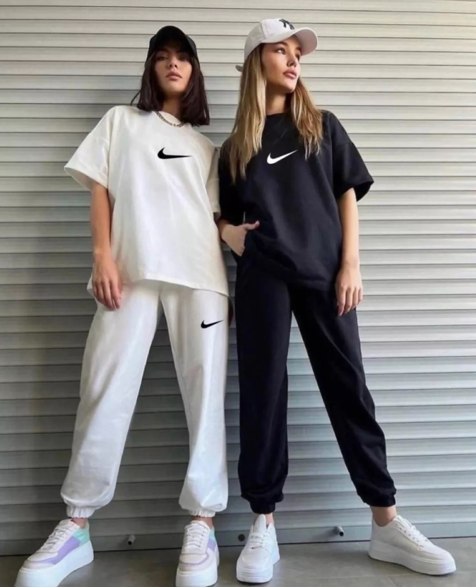 картинка Костюм-двойка без выбора от магазина Одежда+