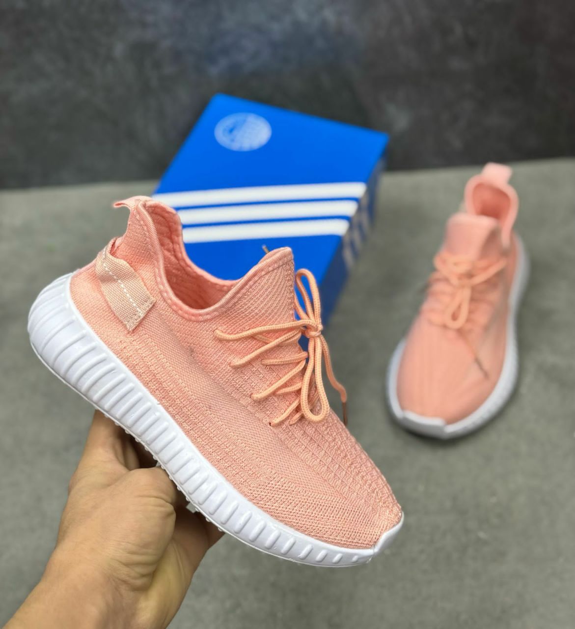 фото весенние женские кроссовки оптом