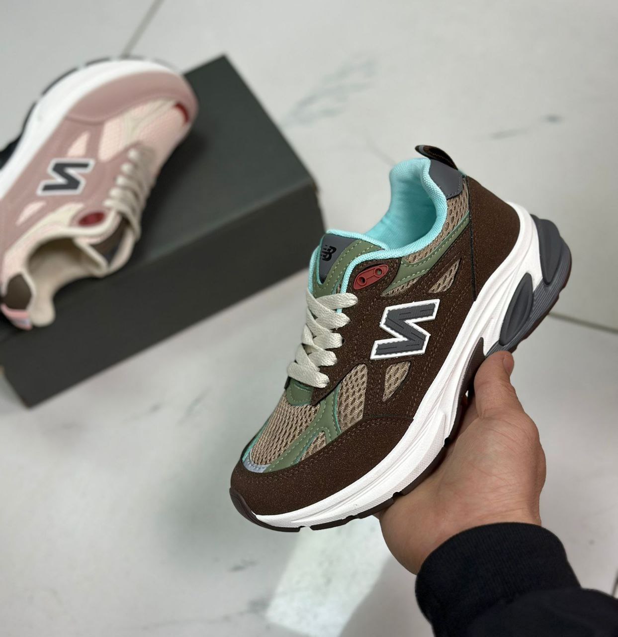 фото весенние женские кроссовки оптом