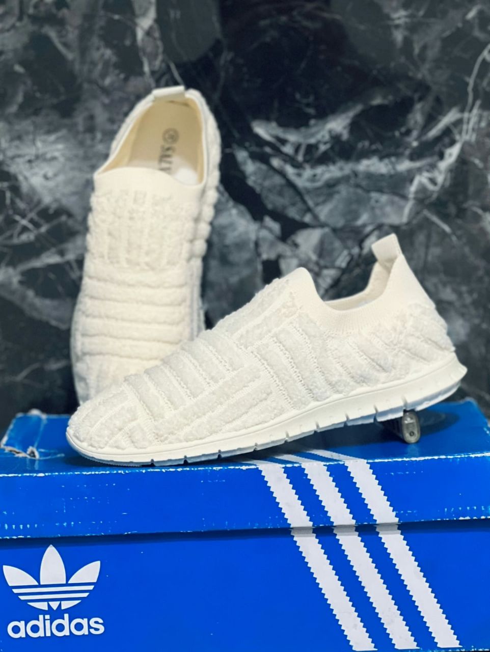 фото весенние женские кроссовки оптом