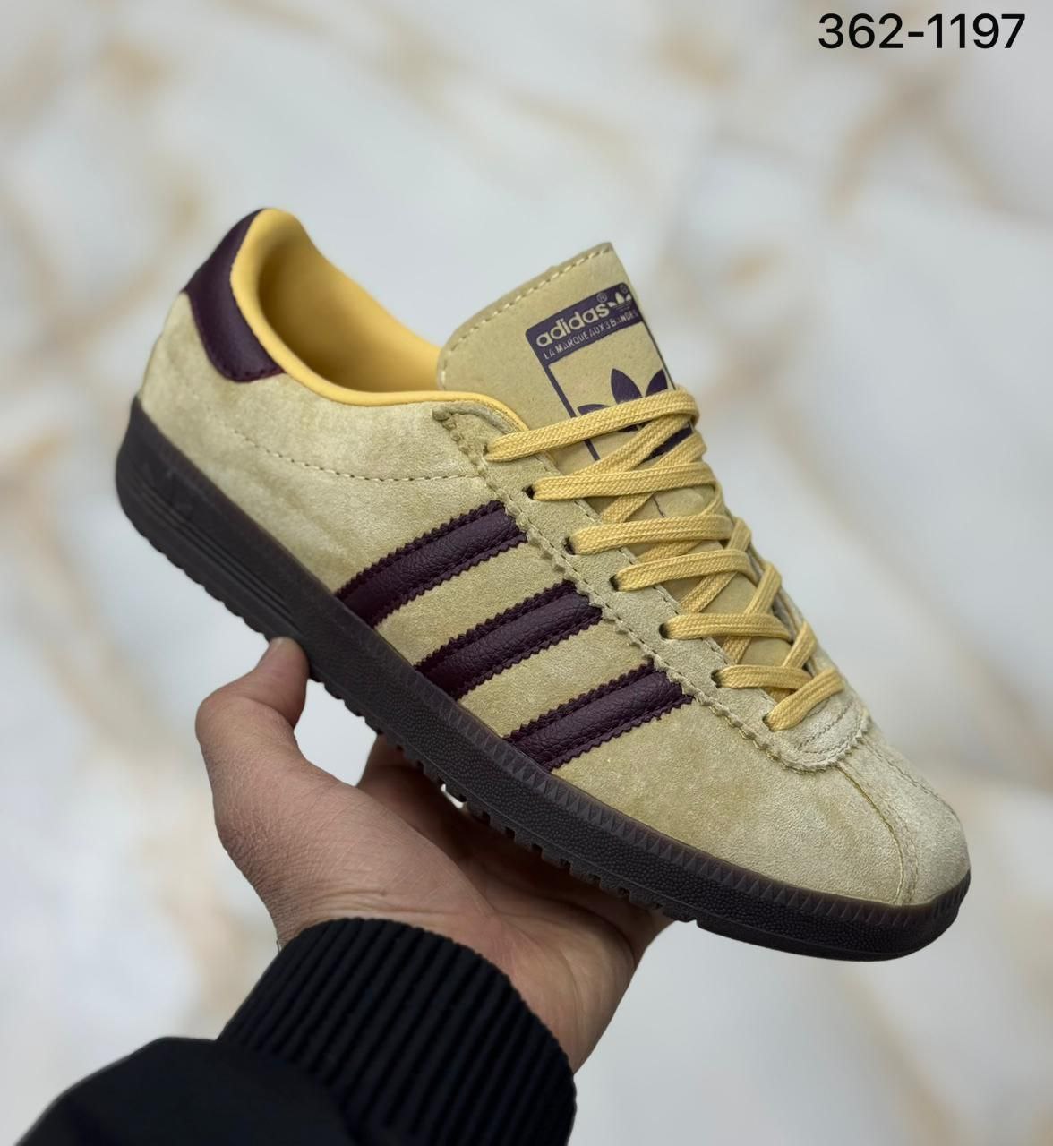 фото весенние женские кроссовки оптом