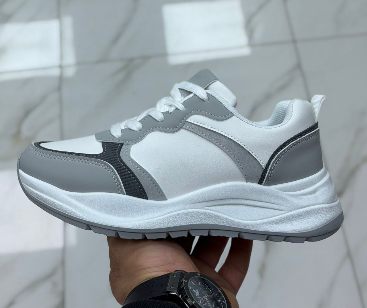 фото весенние женские кроссовки оптом