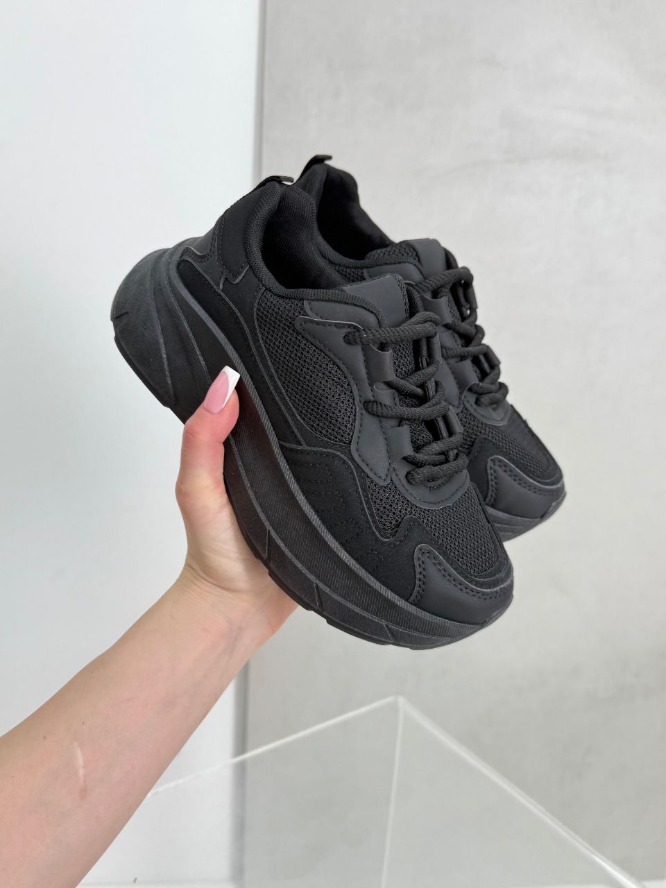 фото весенние женские кроссовки оптом