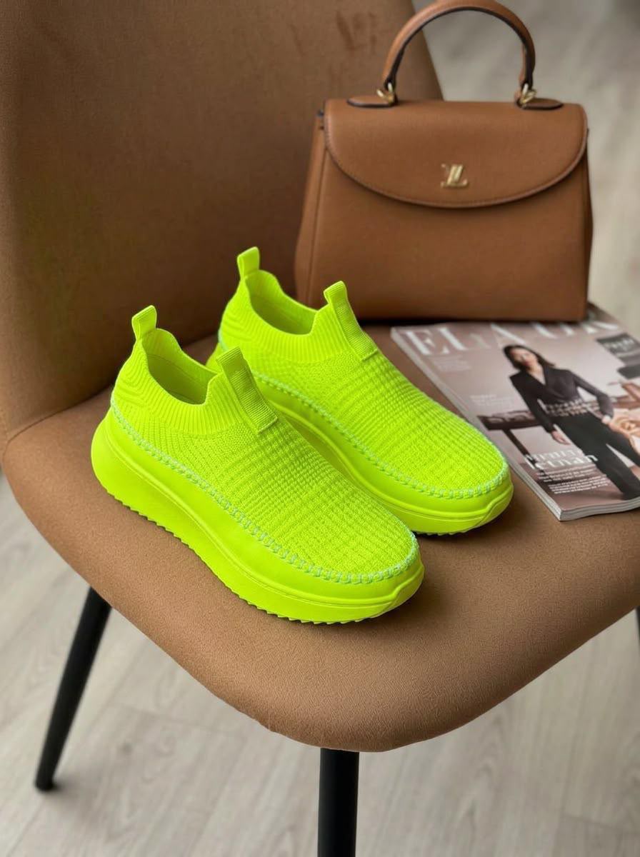 фото женские весенние кроссовки slip-on на платформе 846938 оптом