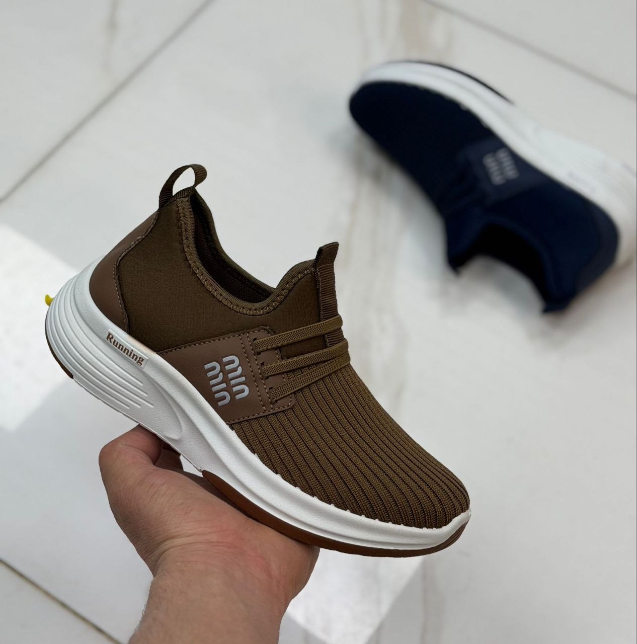 фото весенние женские кроссовки оптом