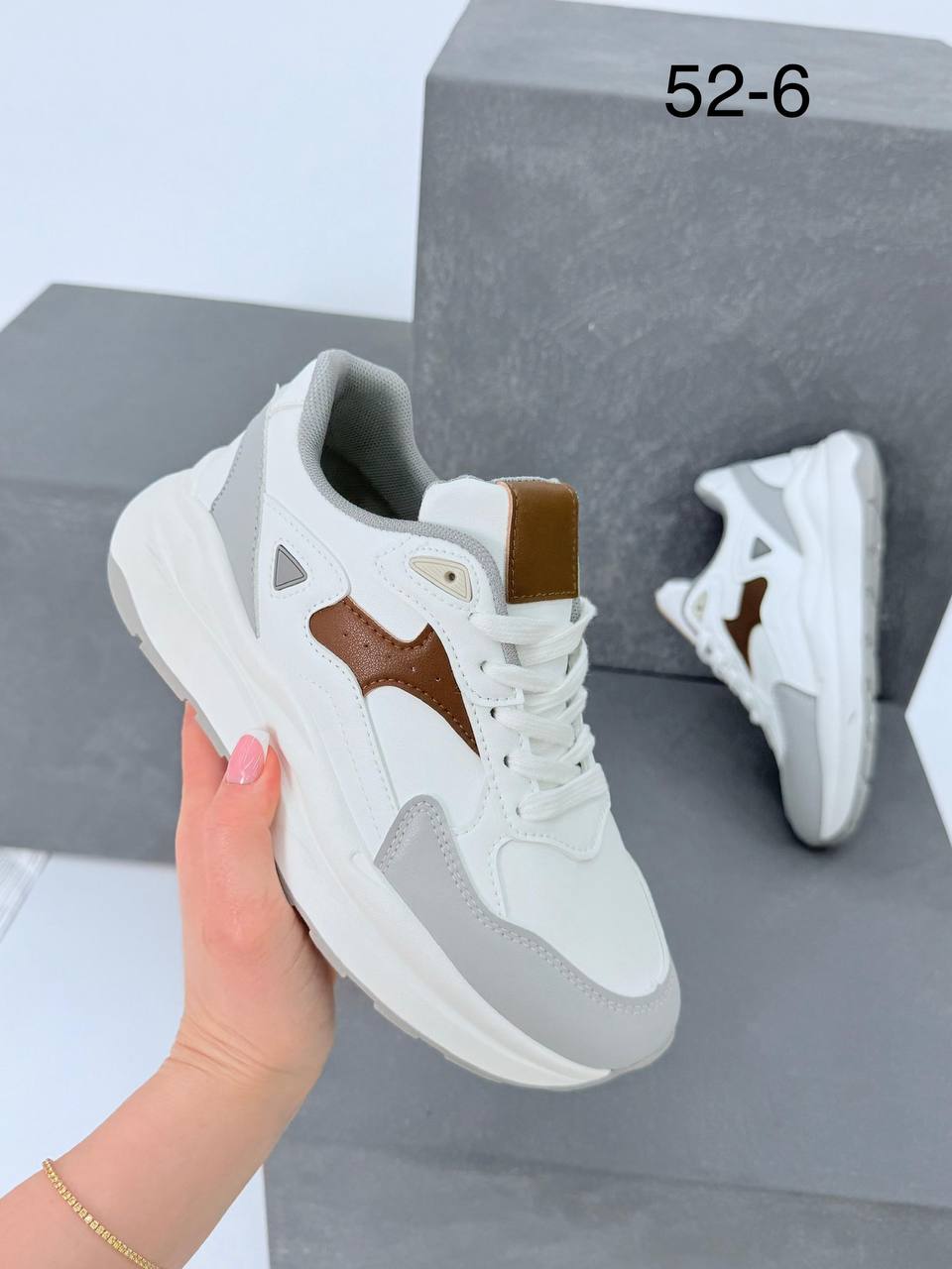 фото весенние женские кроссовки оптом