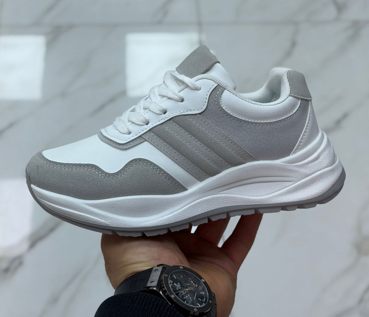 фото весенние женские кроссовки оптом