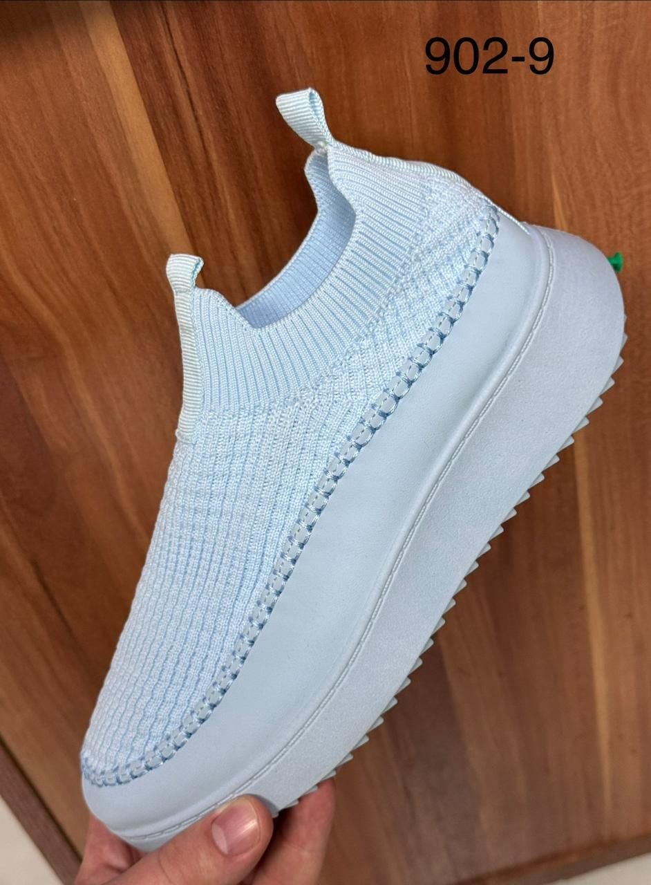 фото весенние женские кроссовки оптом