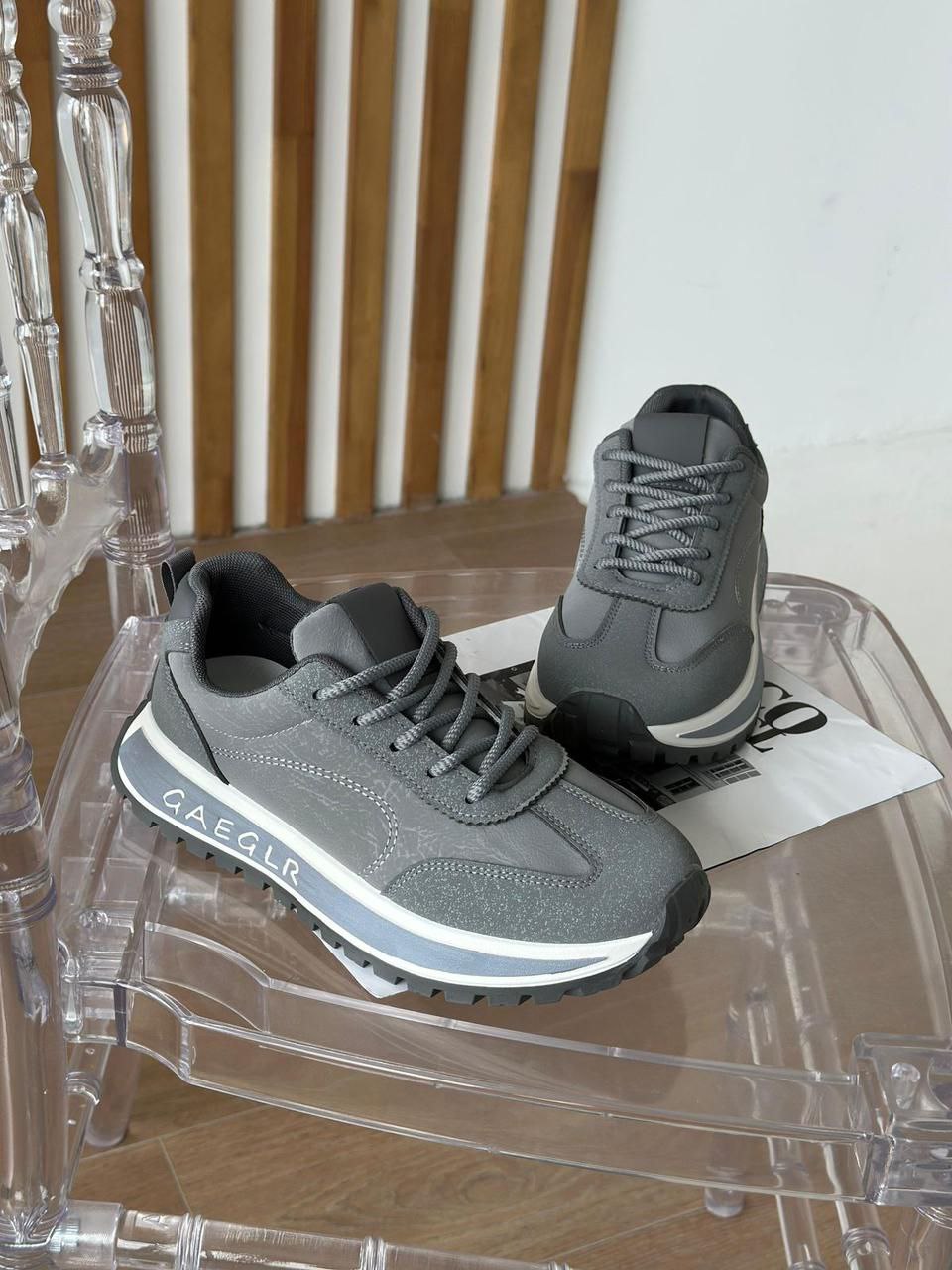 фото весенние женские кроссовки оптом