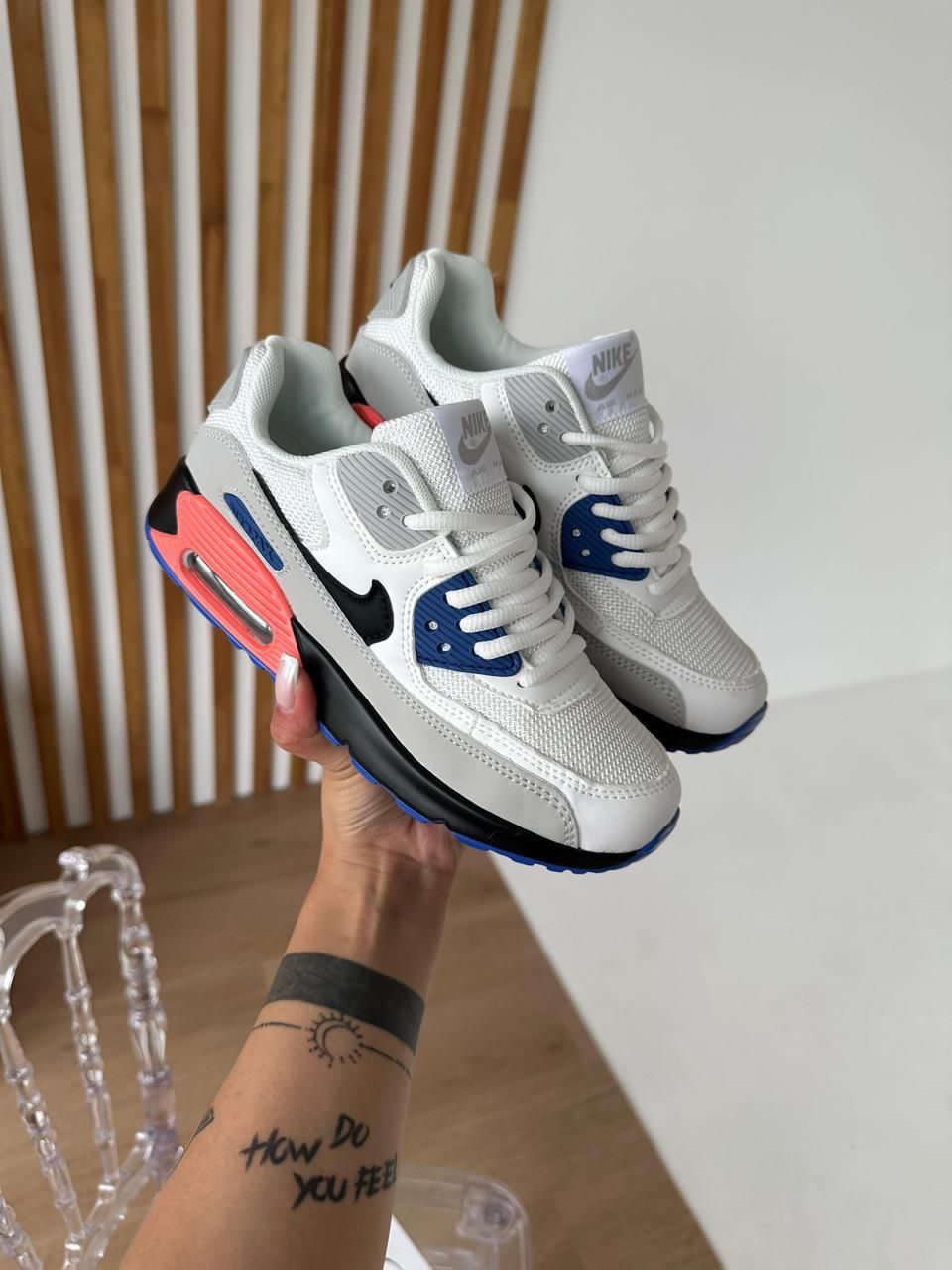 фото весенние женские кроссовки оптом