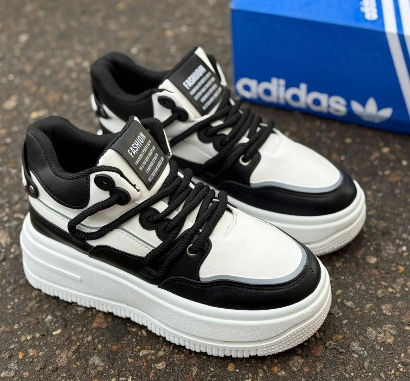 фото весенние женские кроссовки оптом