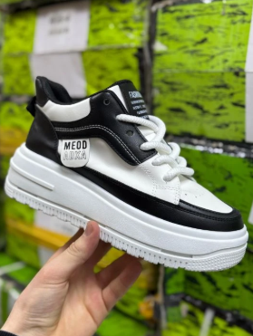 фото весенние женские кроссовки оптом