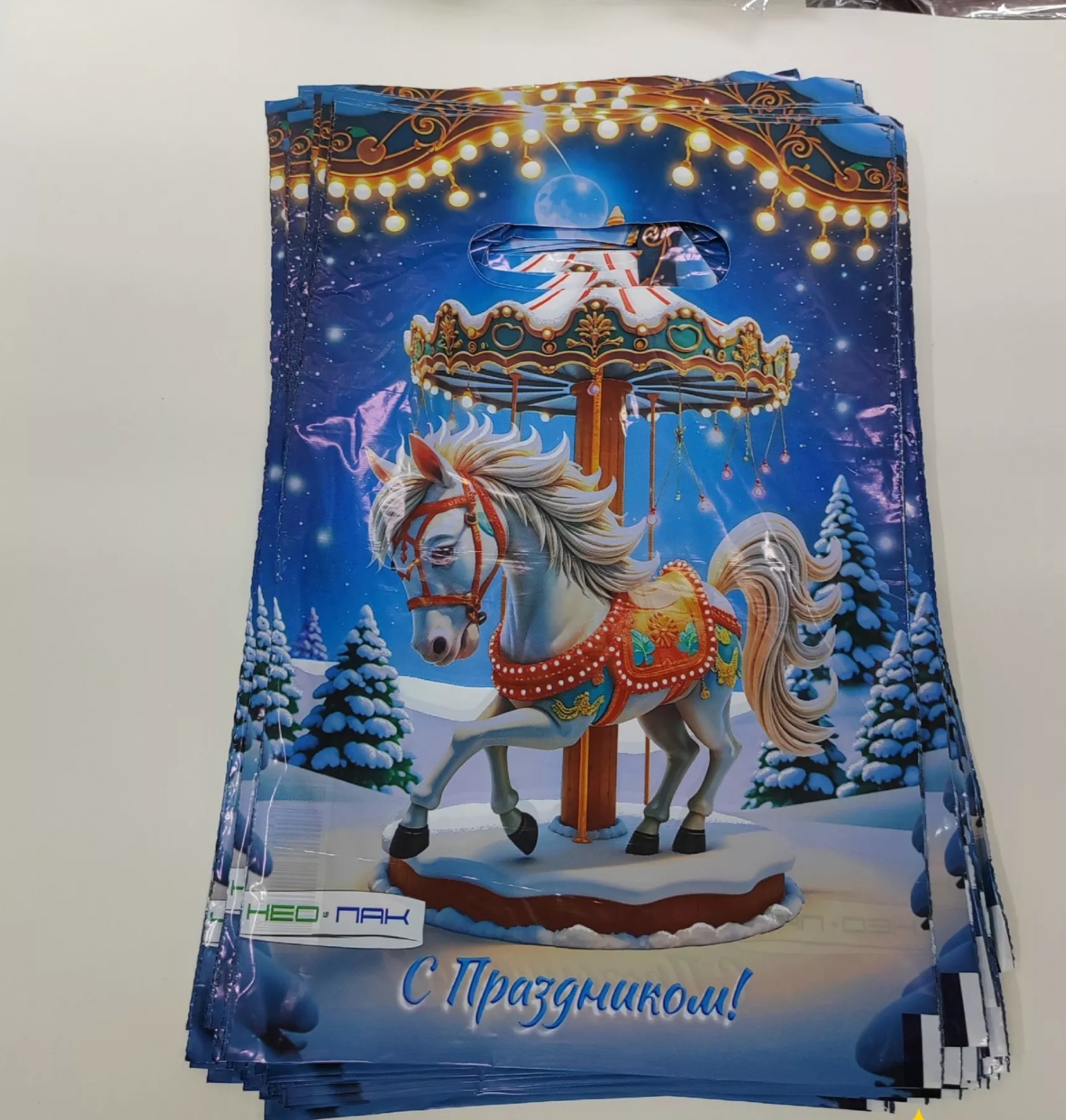 картинка Новогодний подарочные пакеты размер 20 на 30 см от магазина Одежда+