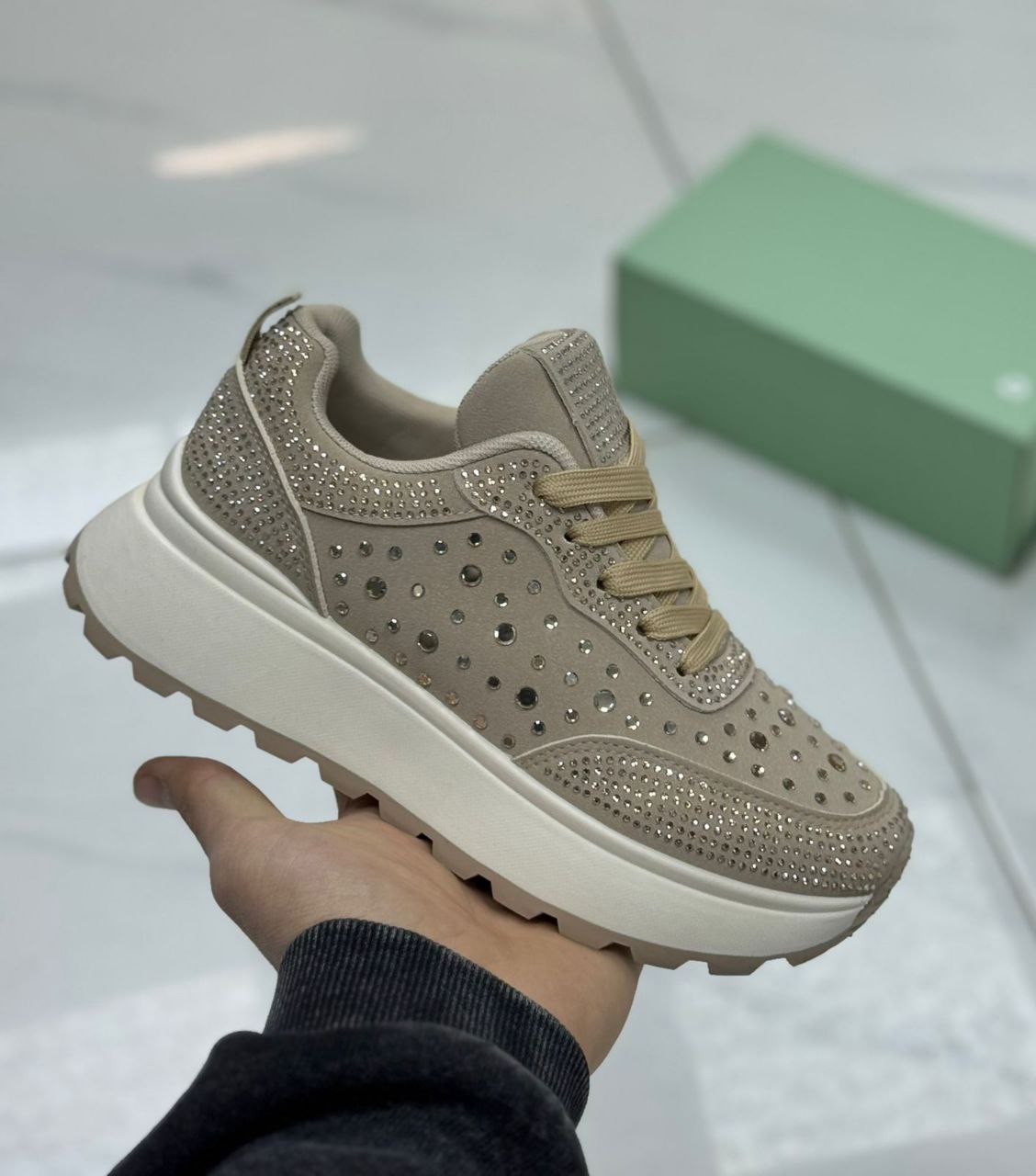 фото весенние женские кроссовки оптом