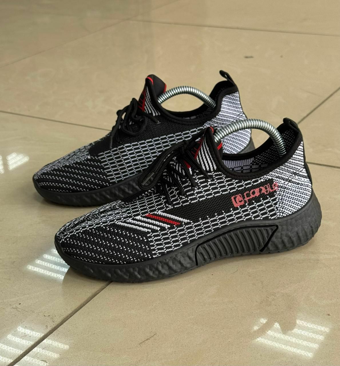 фото весенние женские кроссовки оптом