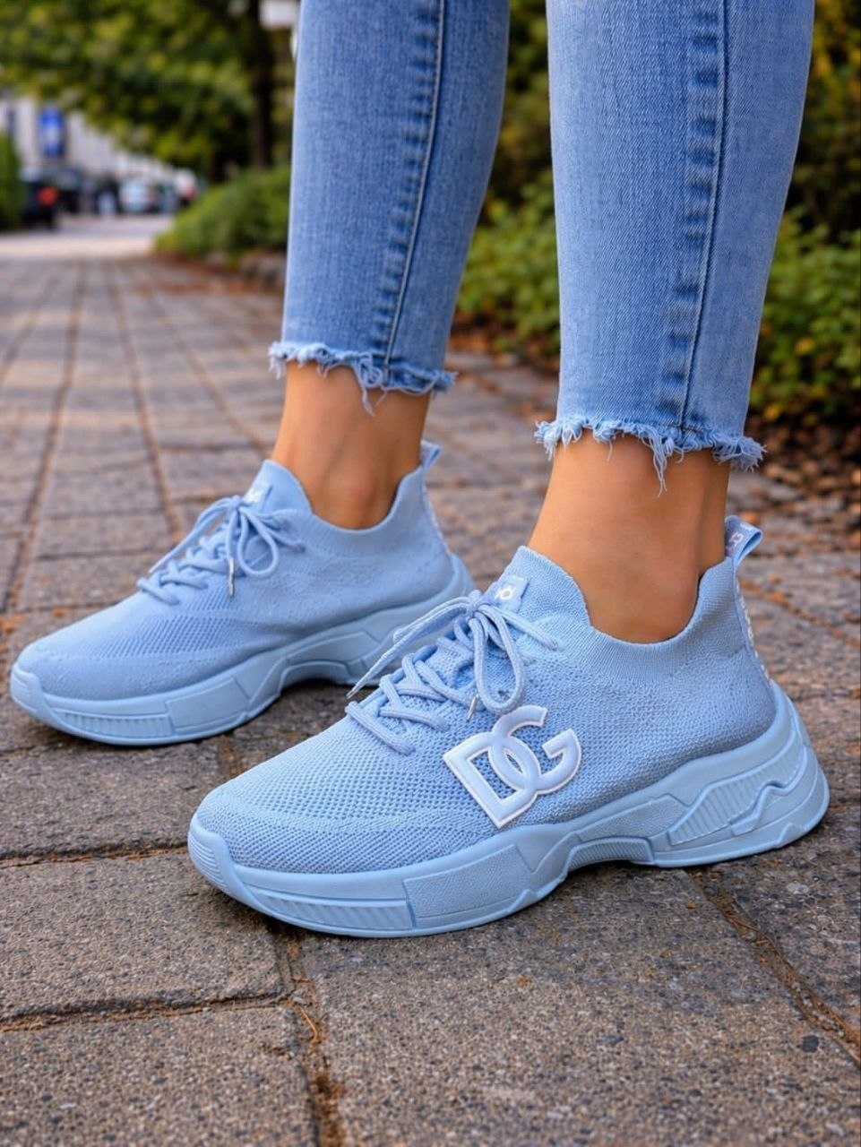 фото весенние женские кроссовки оптом