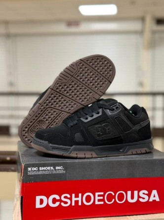 фото весенние мужские кроссовки оптом с доставкой