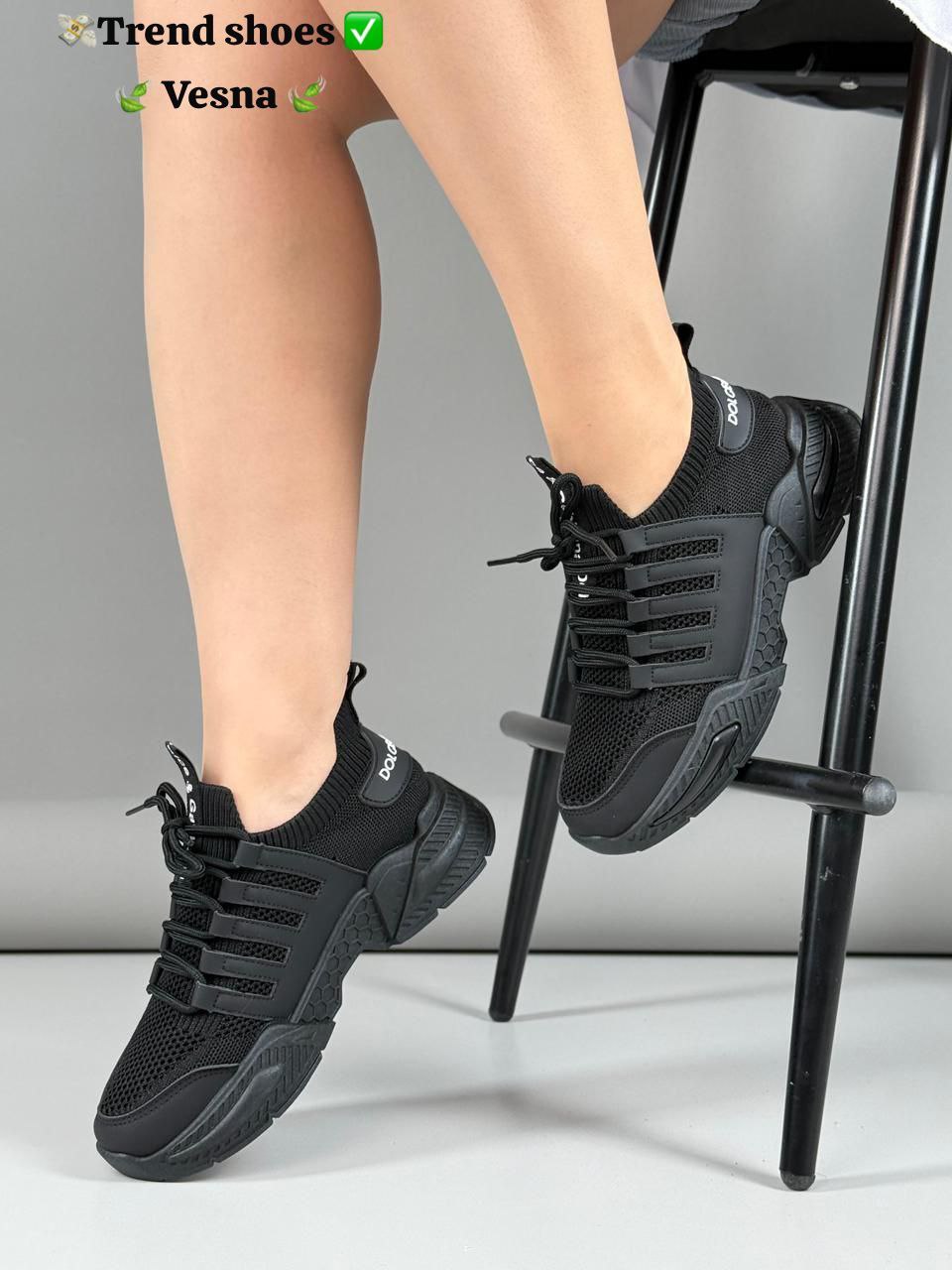 фото весенние женские кроссовки оптом