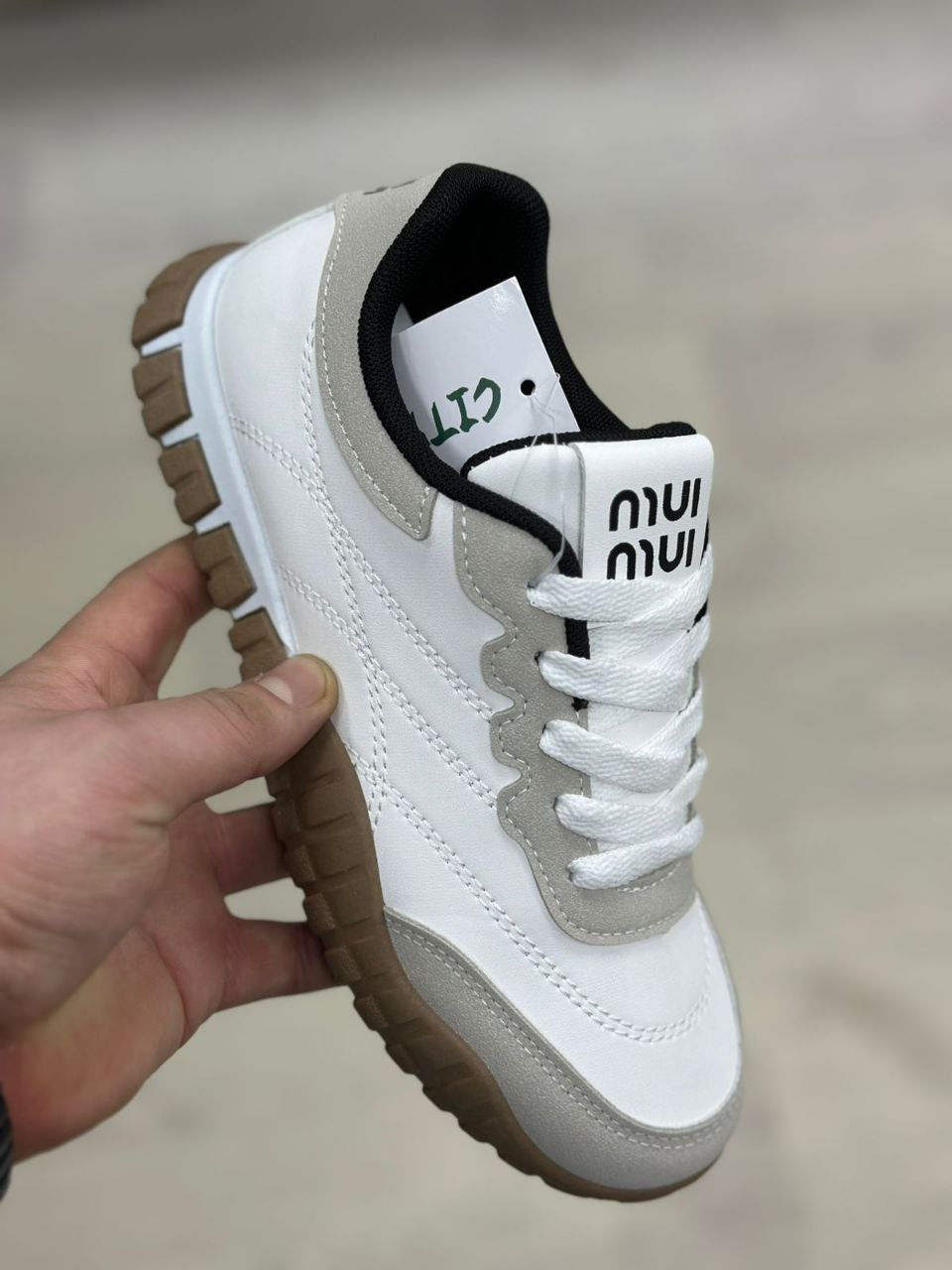 фото весенние женские кроссовки оптом