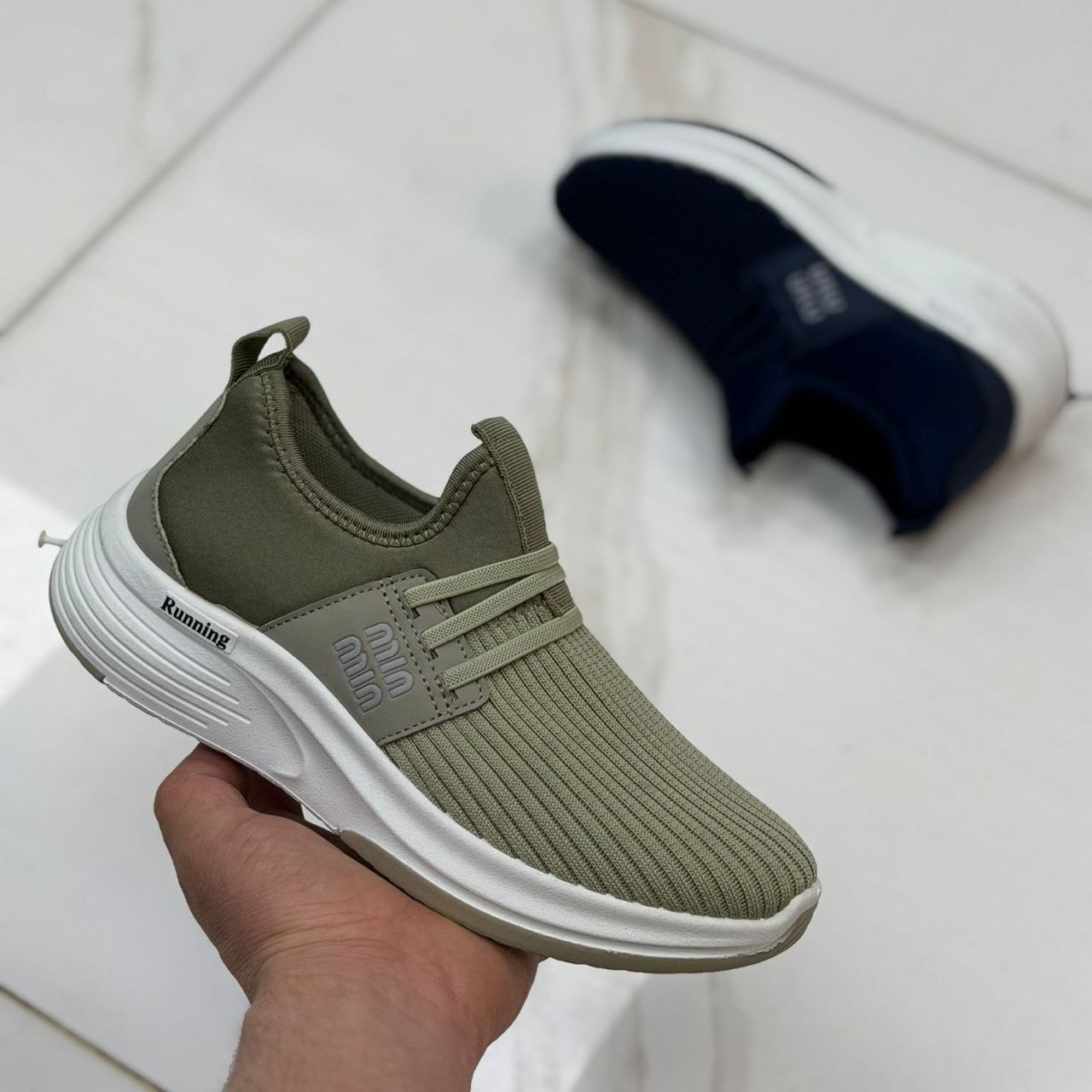 фото весенние женские кроссовки оптом