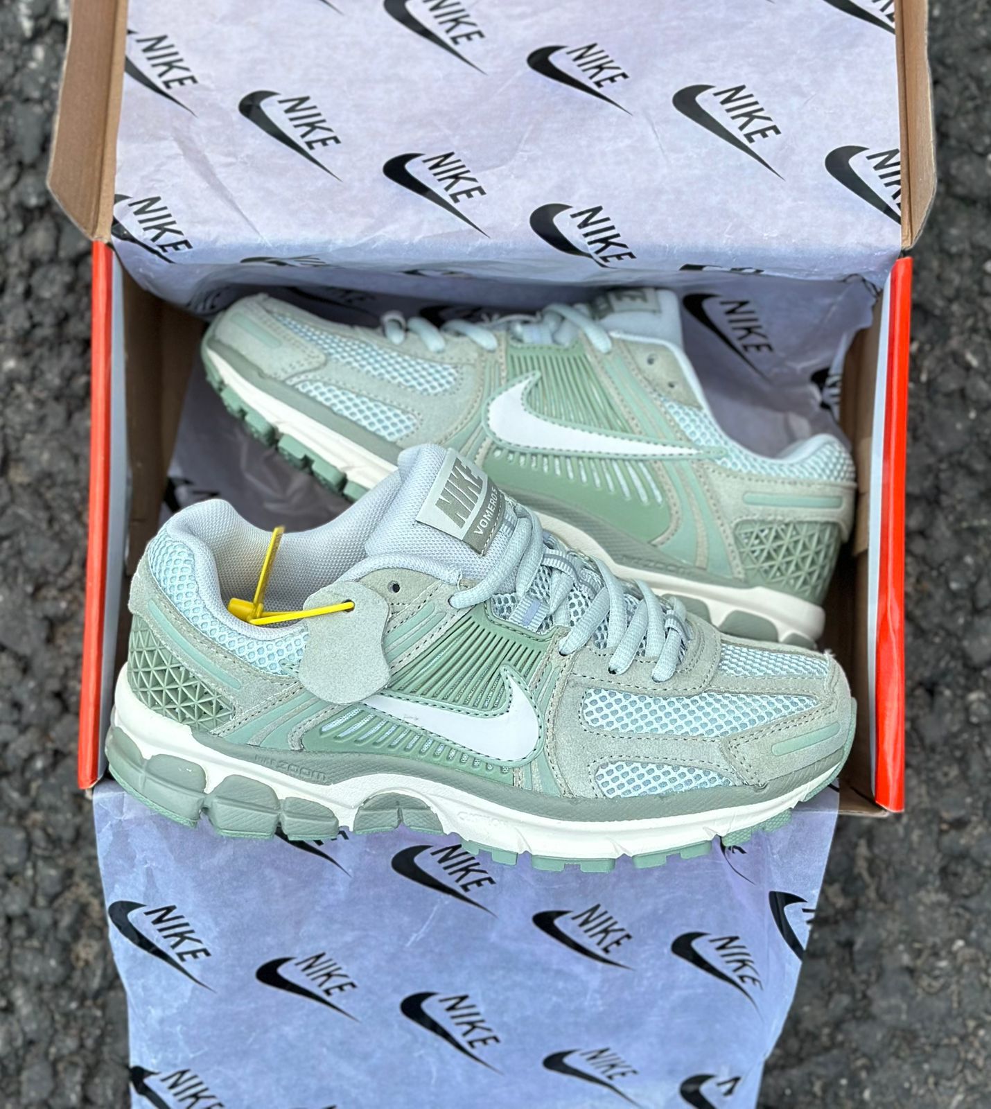 фото женские кроссовки nike 831350 оптом