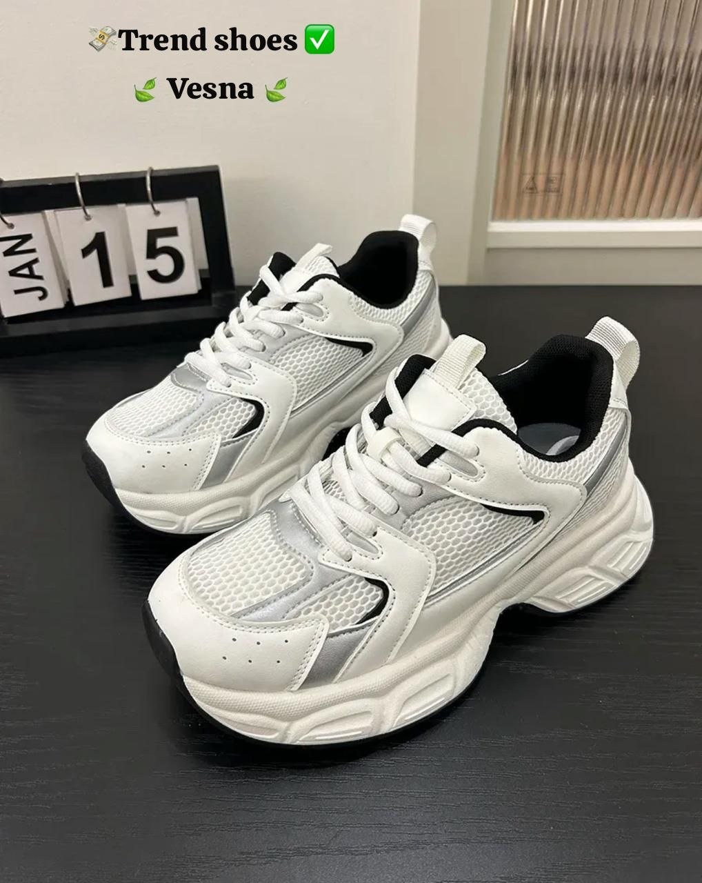 фото весенние женские кроссовки оптом