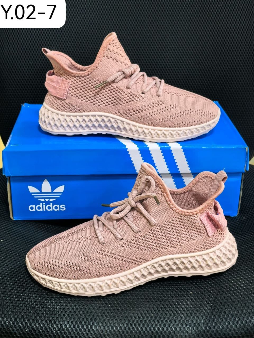 фото весенние женские кроссовки оптом