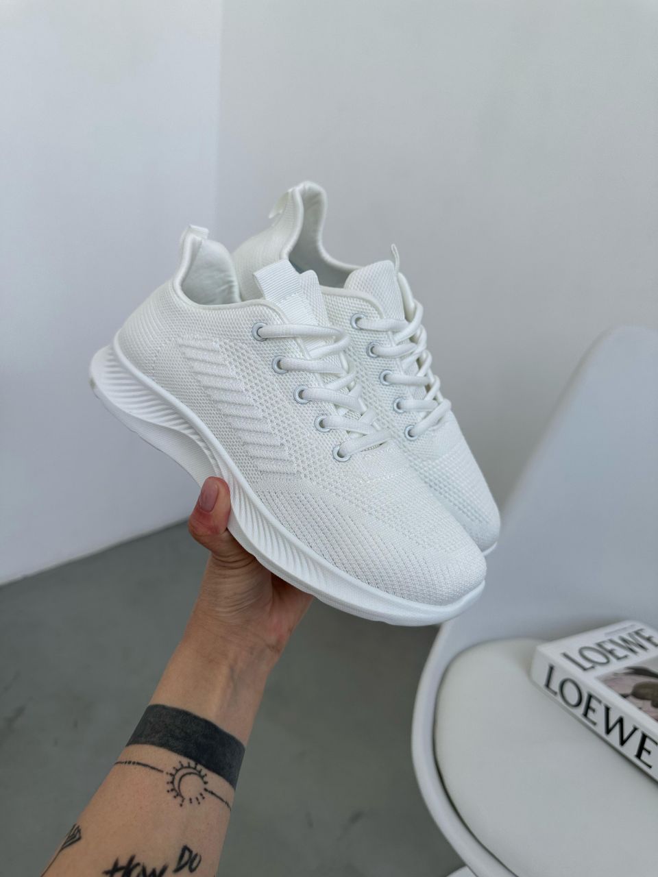 фото весенние женские кроссовки оптом