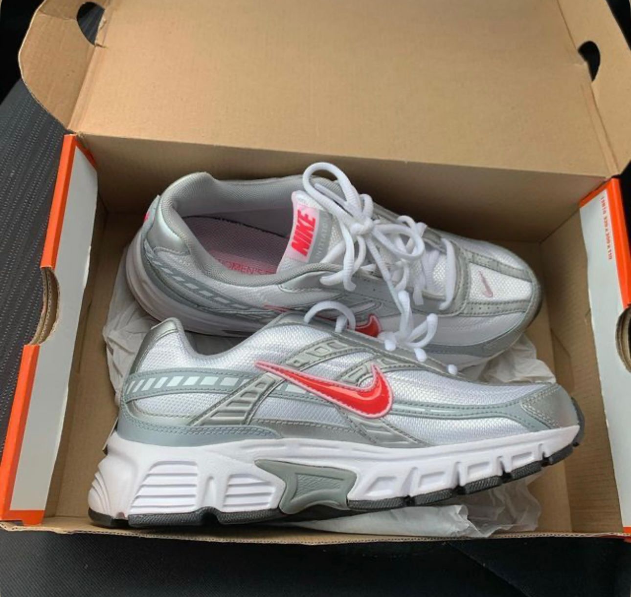 фото женские кроссовки nike 979785 оптом