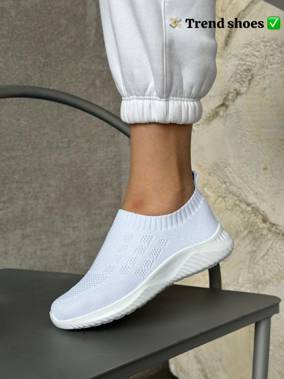 фото весенние женские кроссовки оптом