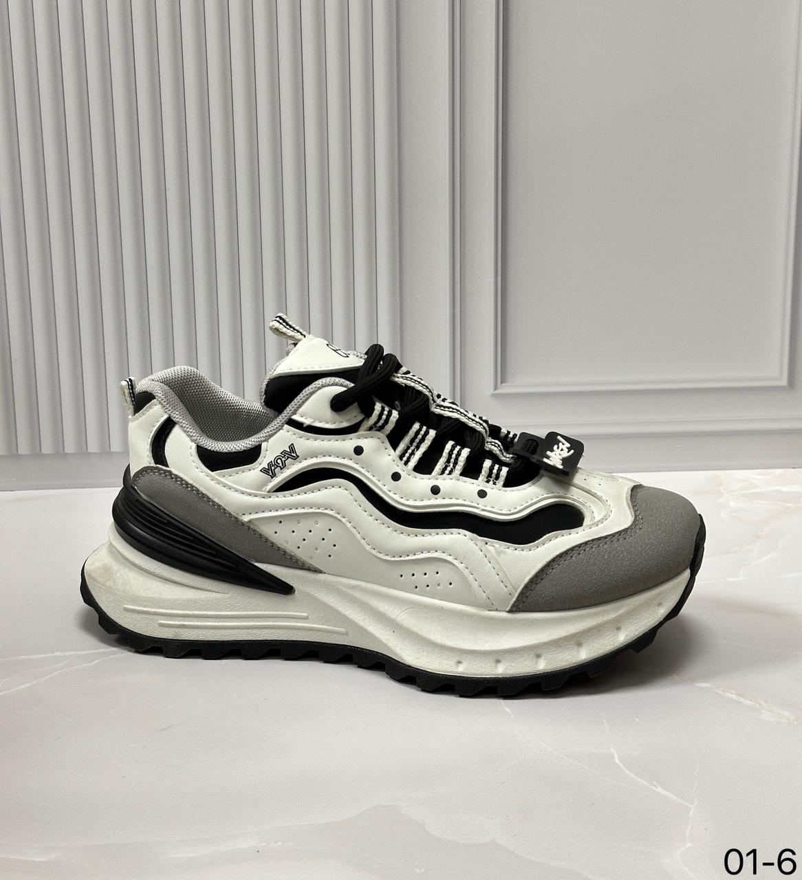 фото весенние женские кроссовки оптом